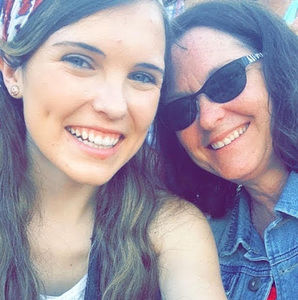 Meet your Posher, Hali